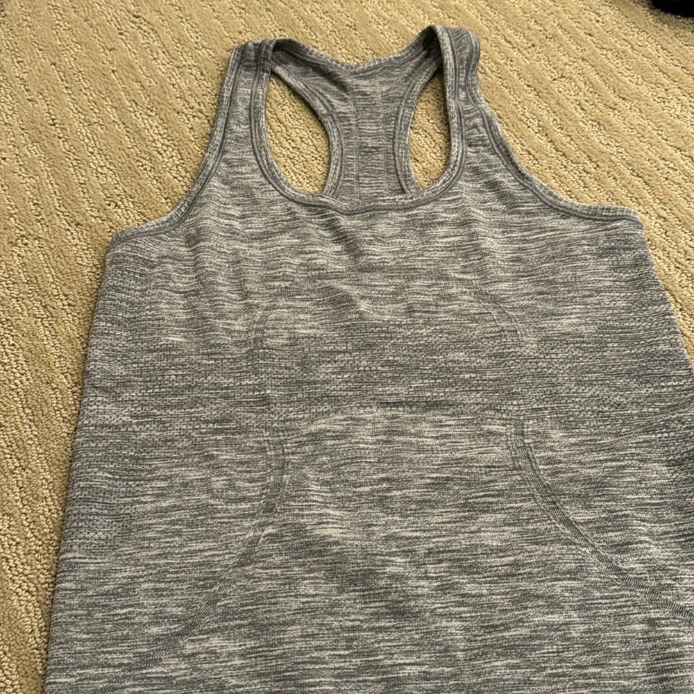 Lululemon Swiftly Tech Tank Size 6